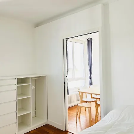 Saint Nicolas Basilica, Place Royale Tram Center Nantes